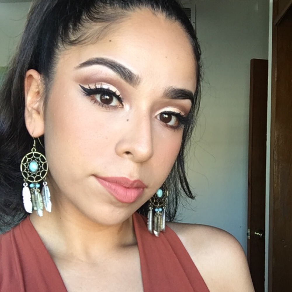 Meet your Posher, Jazmine